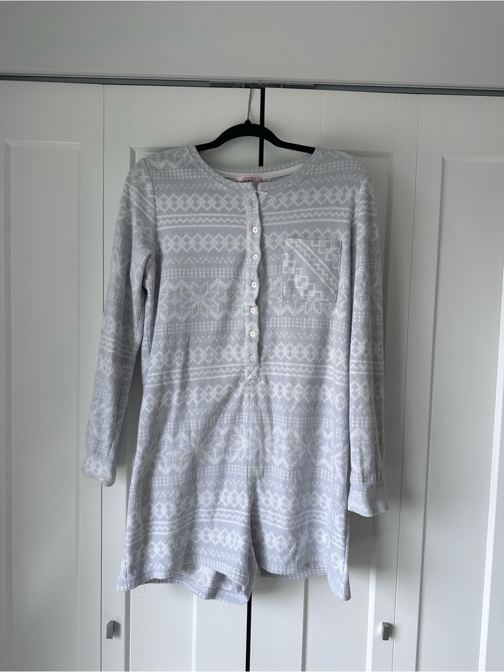 La Vie En Rose Plush Henley Top - Light Gray